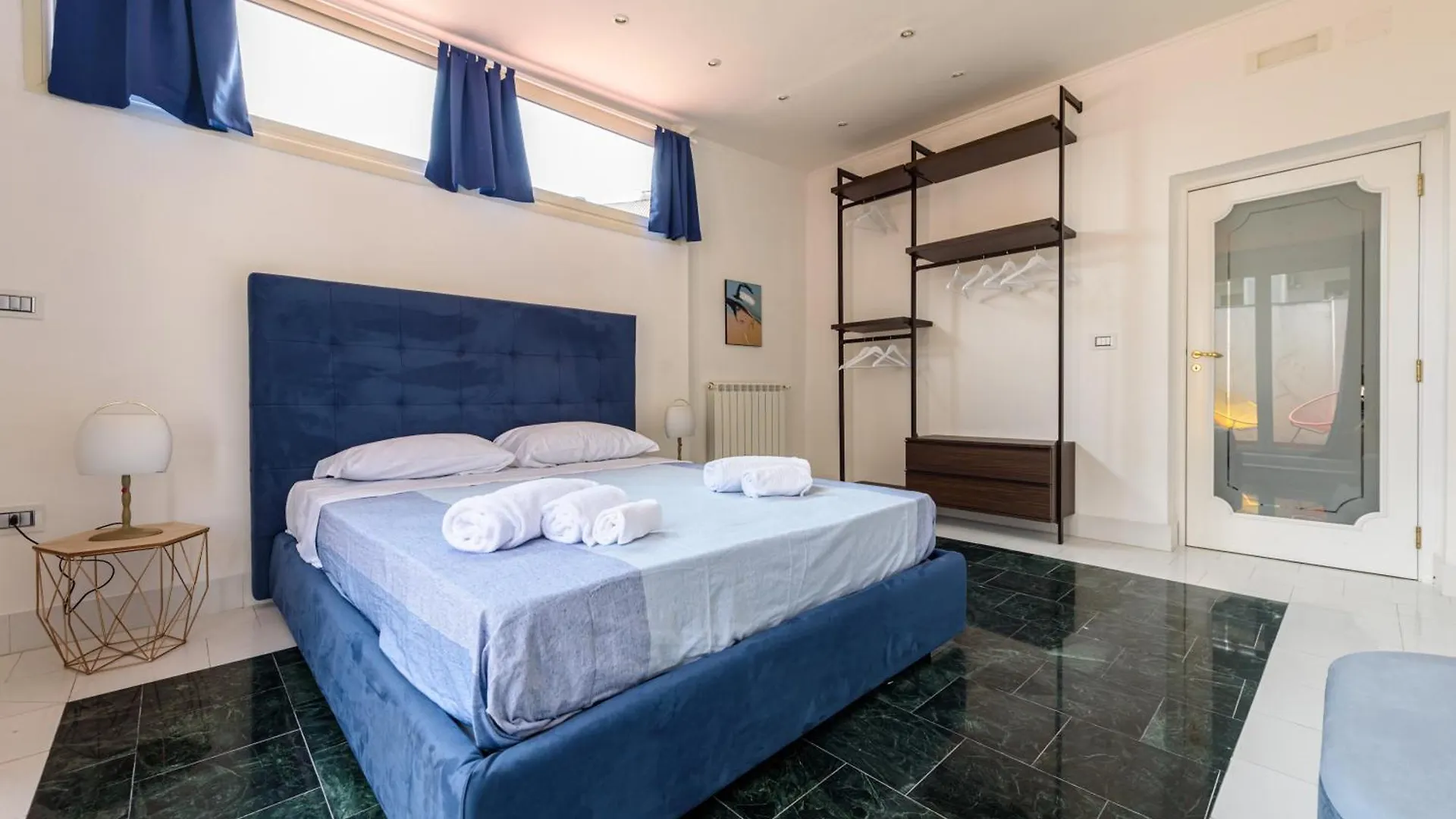 Amazing And Central Penthouse With Terraces In The Heart Of Napoli