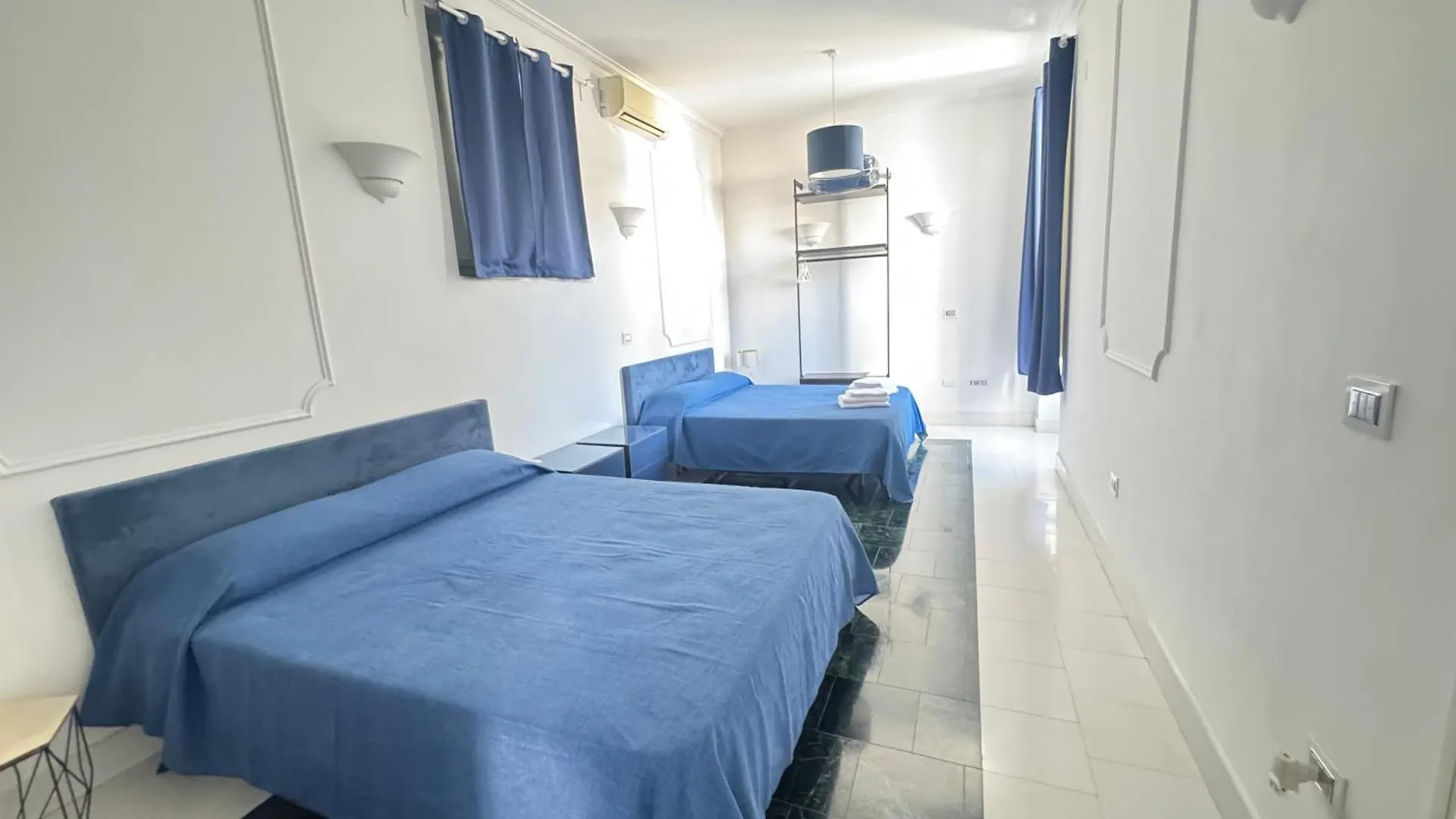Amazing And Central Penthouse With Terraces In The Heart Of Napoli 아파트 나폴리
