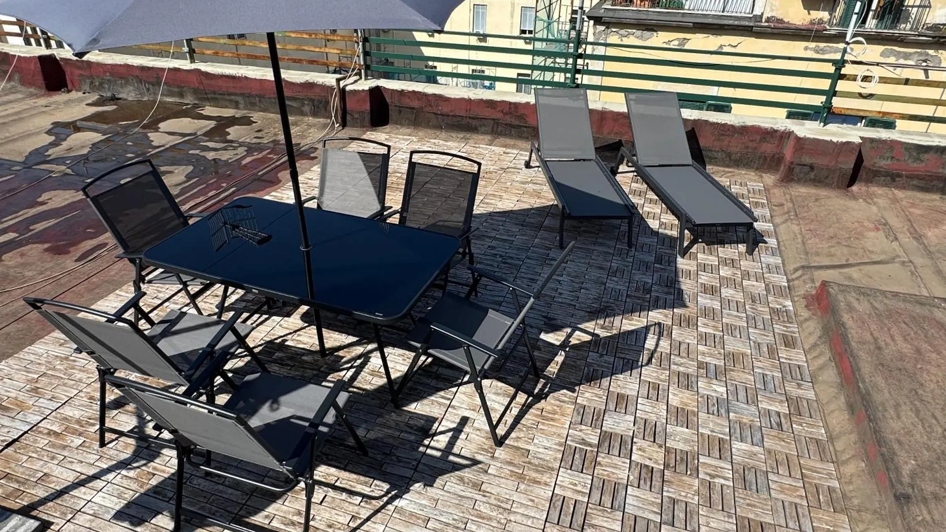 Amazing And Central Penthouse With Terraces In The Heart Of Napoli 아파트
