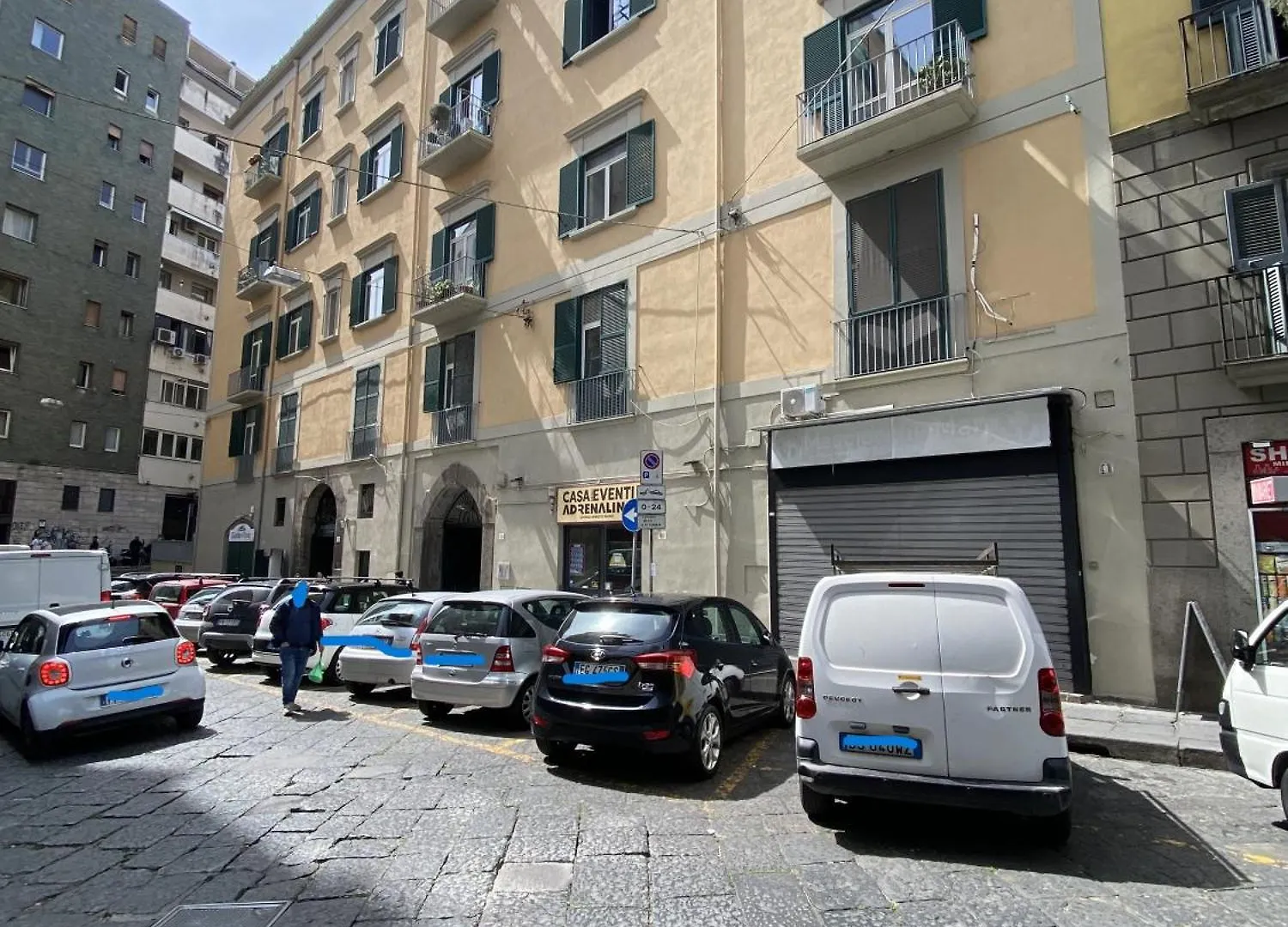 Amazing And Central Penthouse With Terraces In The Heart Of Napoli